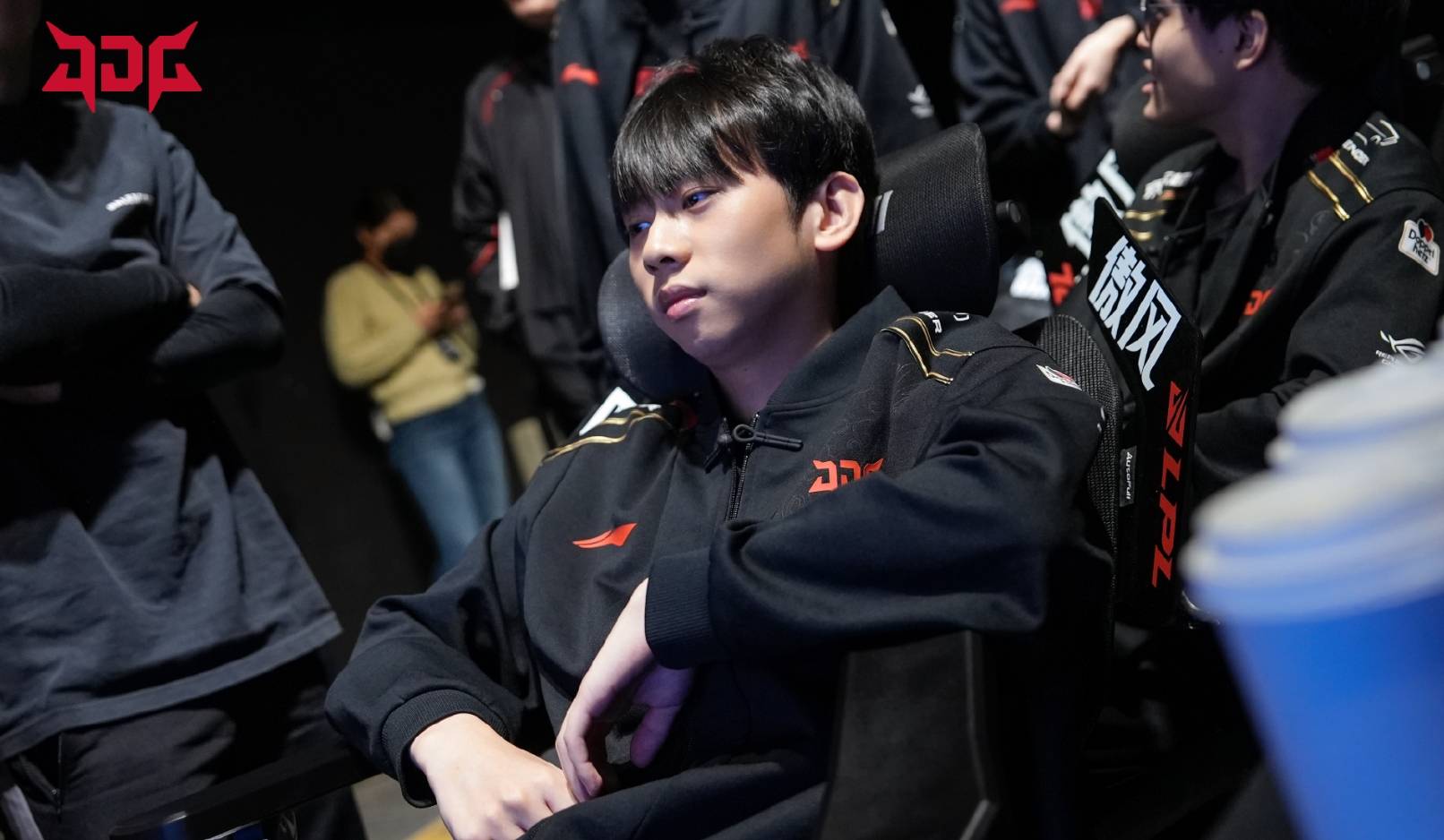 包含Scout在日本队比赛中惊险取胜，战术调整引发热议！的词条爱游戏