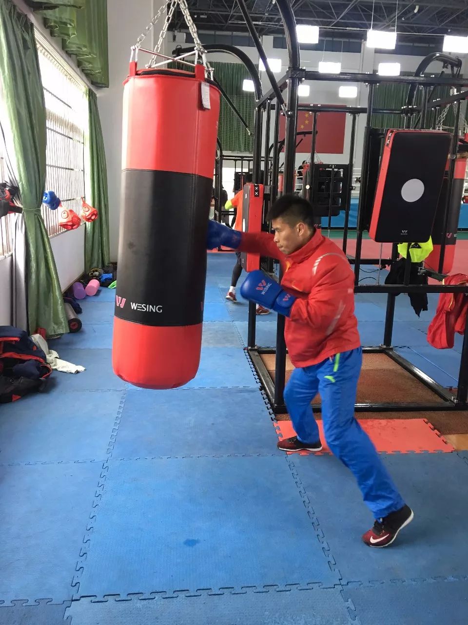 包含风云突变！阿贾克斯转会期门线救险，欧超杯版图或变，气氛紧张，训练强度明显提升的词条爱游戏APP