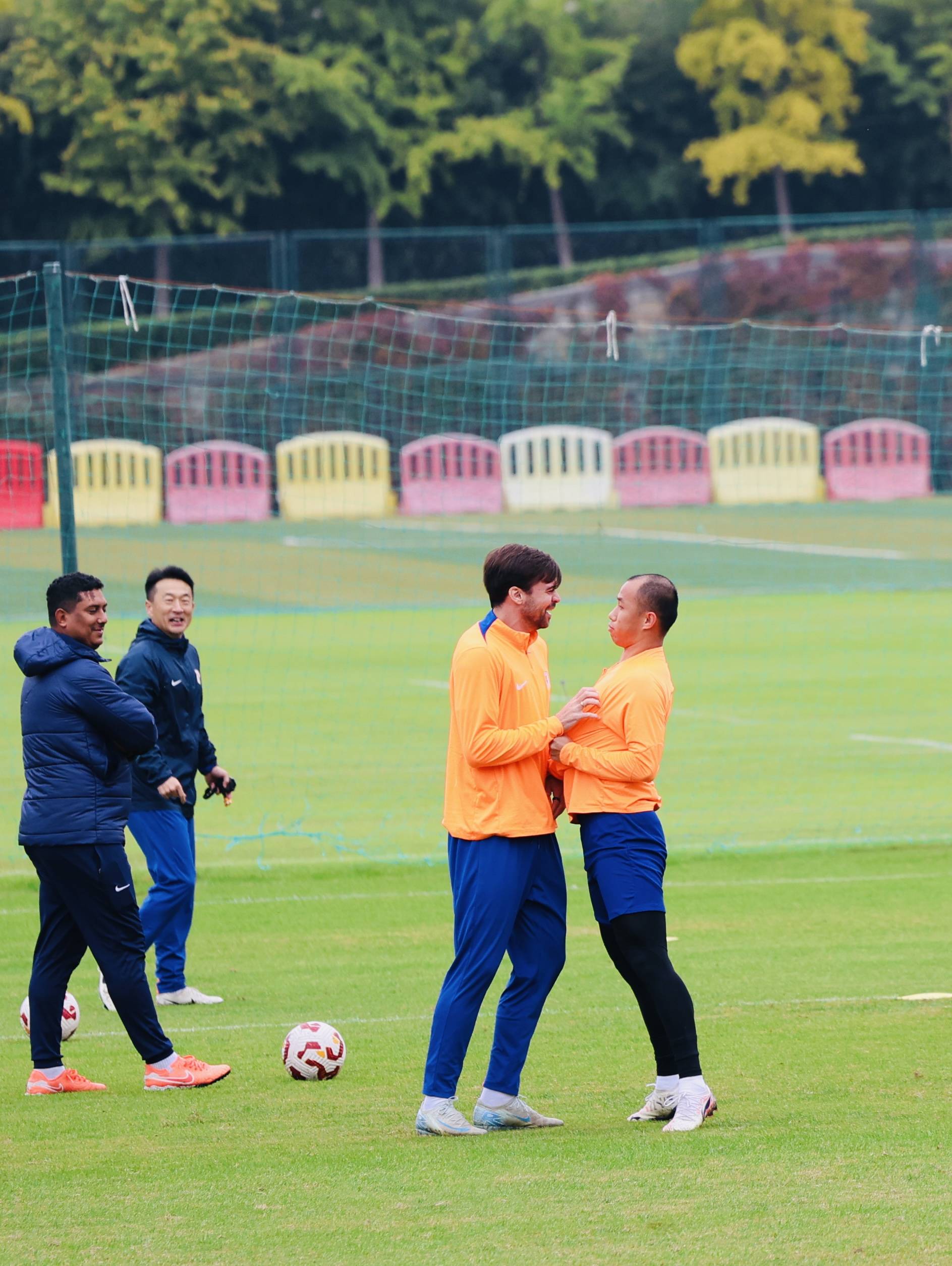 德甲今夜再迎强敌,上海海港完成体检,主帅态度——底气十足,球队文化再被提及的简单介绍爱游戏体育