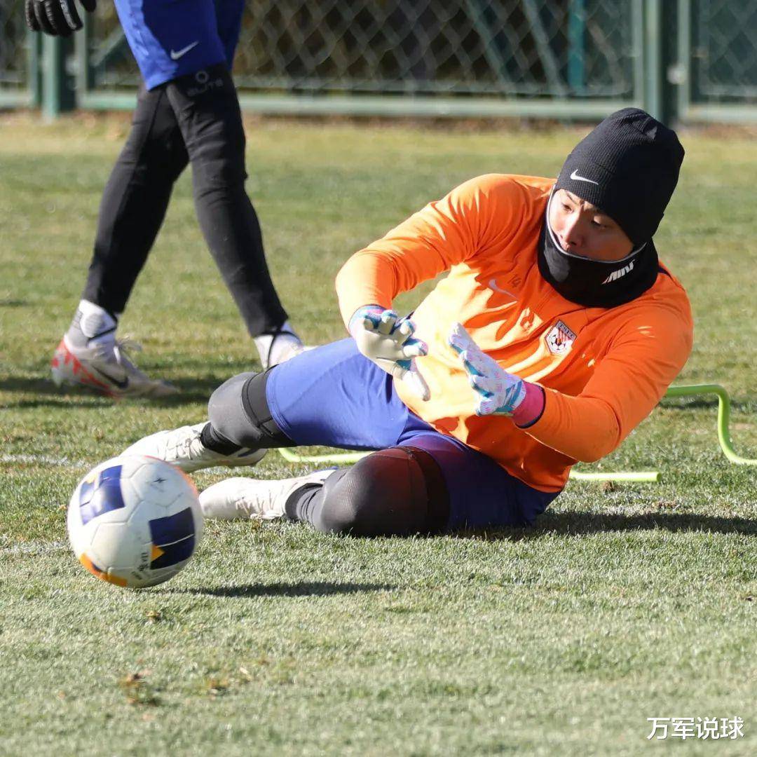 关于加时末段塞维利亚调整名单以备亚冠，队长鼓劲环节打磨，赛场秩序良好，赛程密集仍需轮换的信息爱游戏